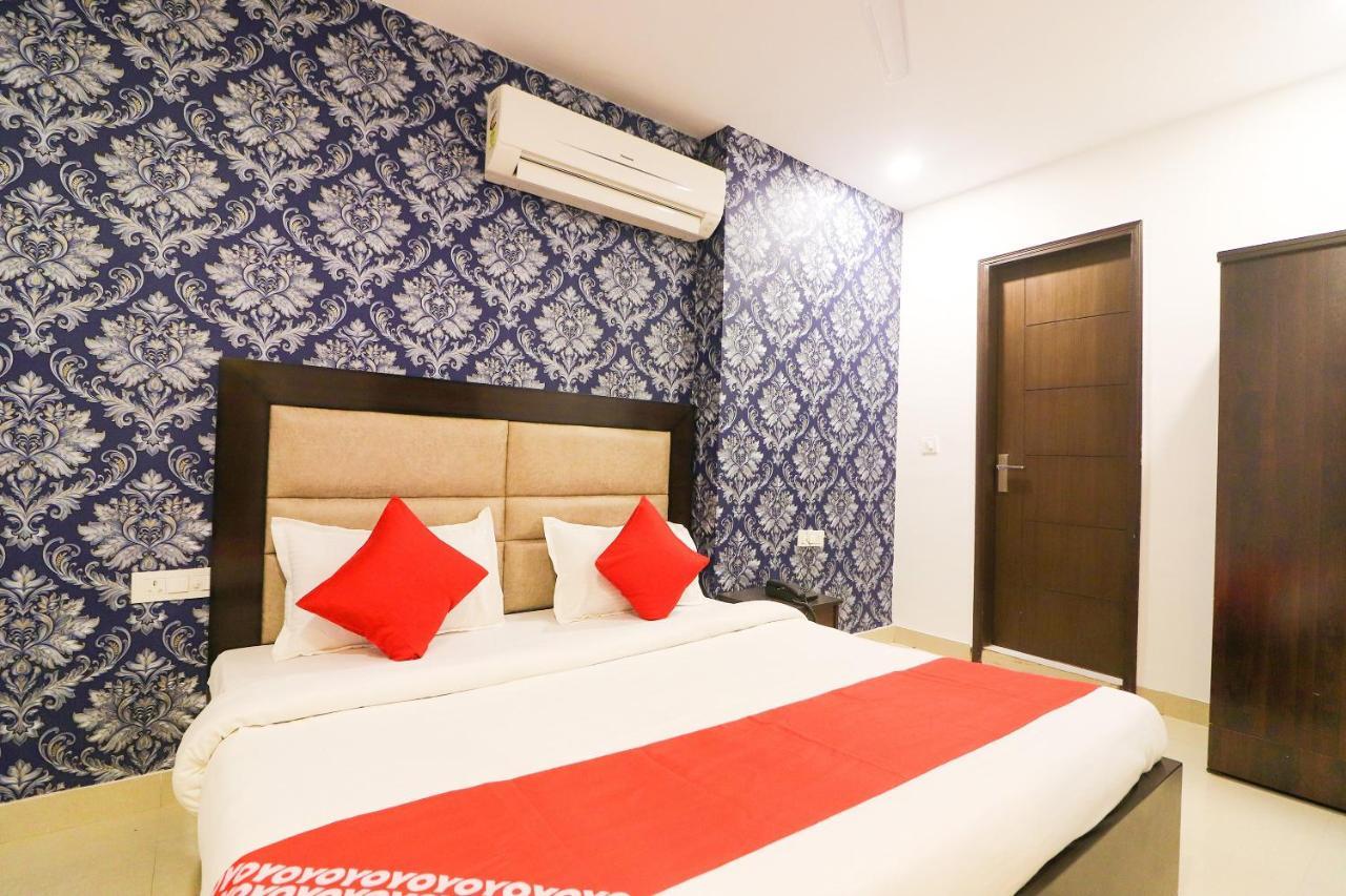 Oyo 63841 White Orchid Indraprastha Exterior foto