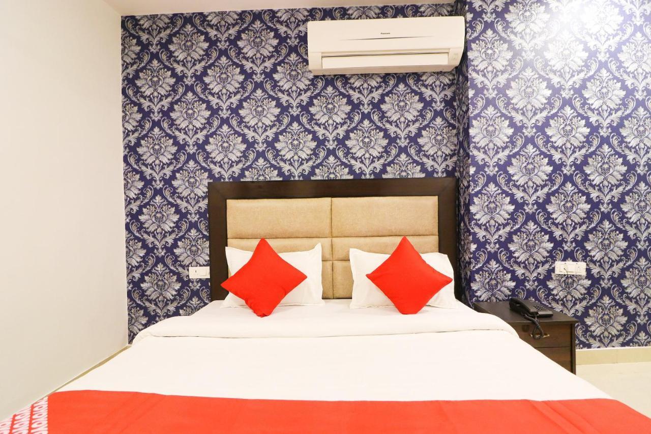 Oyo 63841 White Orchid Indraprastha Exterior foto