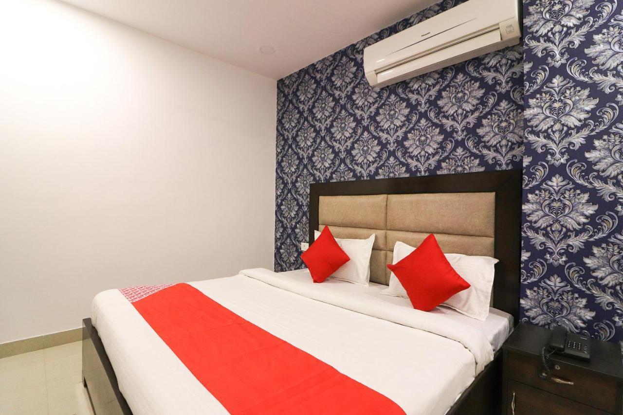 Oyo 63841 White Orchid Indraprastha Exterior foto
