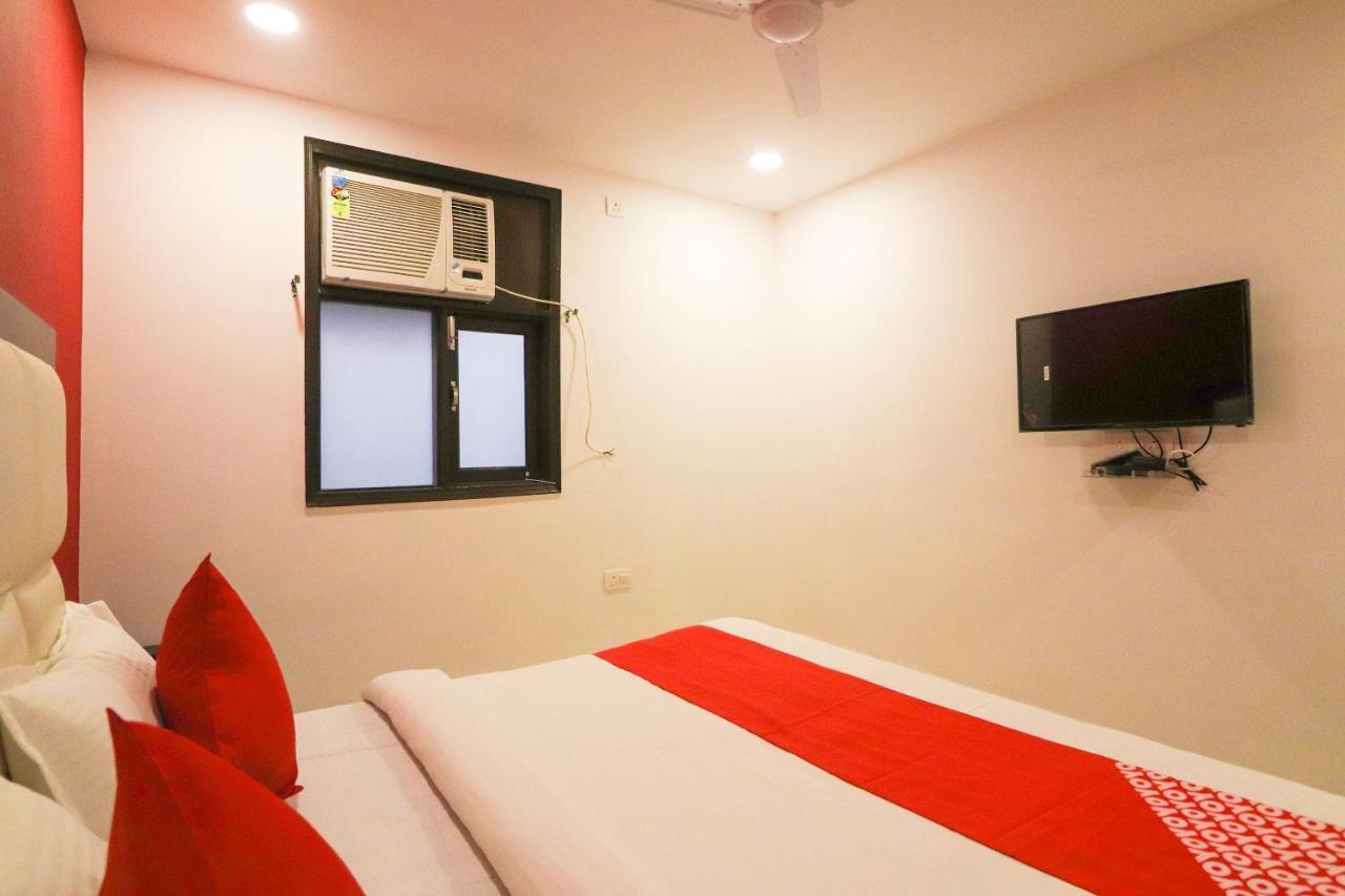 Oyo 63841 White Orchid Indraprastha Exterior foto
