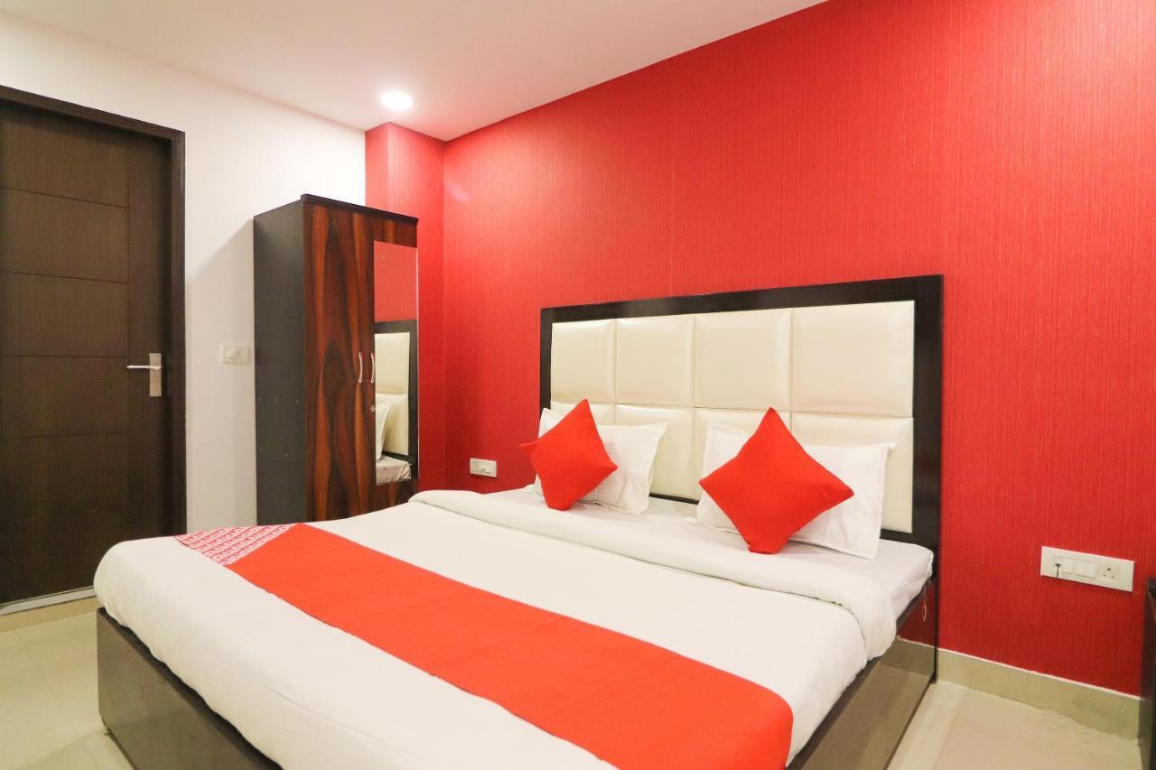 Oyo 63841 White Orchid Indraprastha Exterior foto