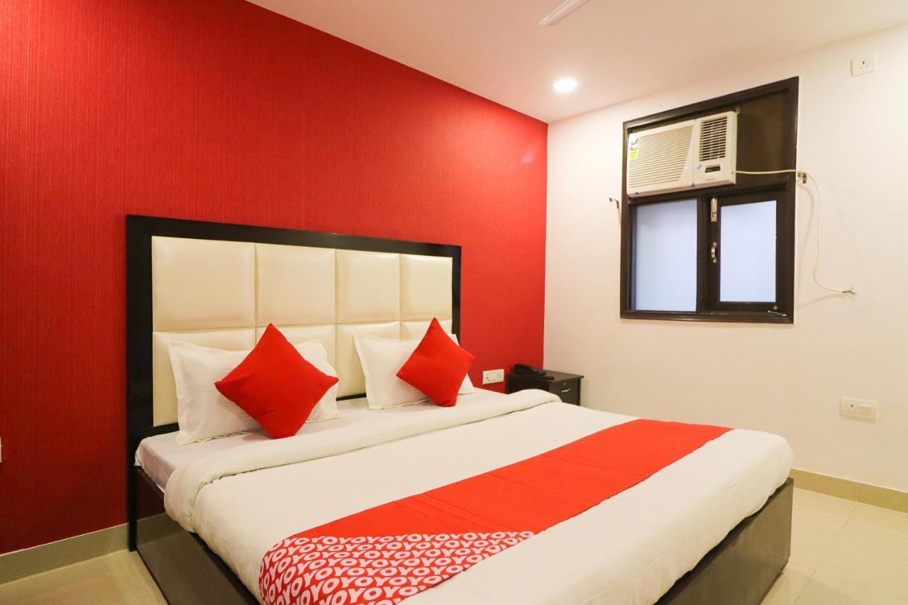 Oyo 63841 White Orchid Indraprastha Exterior foto